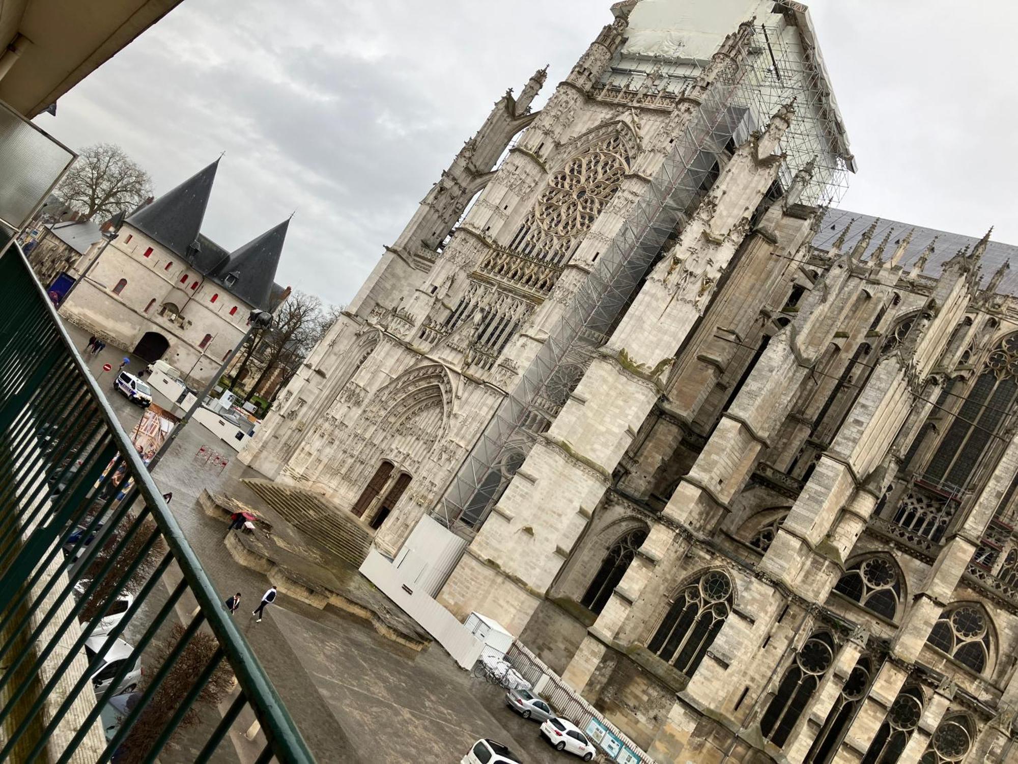 Lovely Appartement Vue Cathedrale Beauvais Ngoại thất bức ảnh